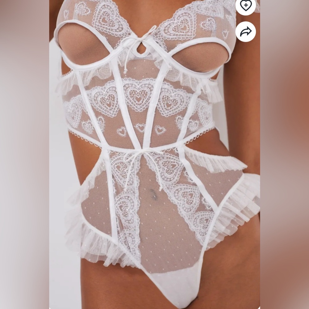 NWT For Love And Lemons Lace Heart Embroidery Teddy / White / XXS - Picture 2 of 7